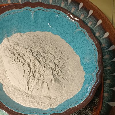 Kolorowy klej mocznikowo-formaldehydowy w proszku 99,85% Czystość cyjanurotriamid