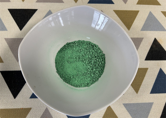 Wykonywanie paneli dekoracyjnych Granulki melaminy o gęstości 1,47 g / cm3