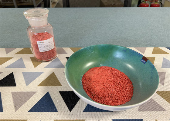 Granulki melaminy o marmurkowym wyglądzie używane do produkcji zastawy stołowej z imitacji porcelany