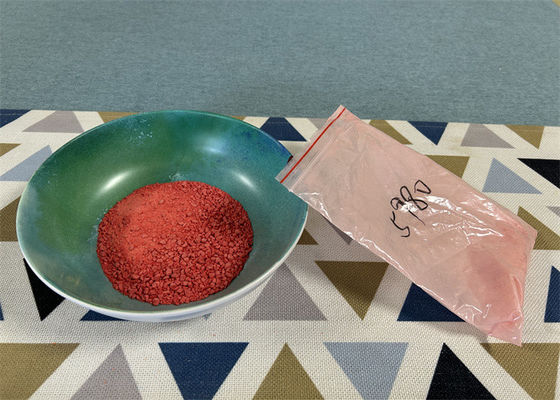 Granulki melaminy o marmurkowym wyglądzie używane do produkcji zastawy stołowej z imitacji porcelany