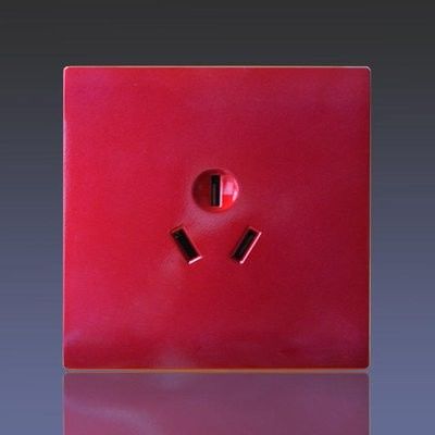 Granulki melaminy o marmurkowym wyglądzie używane do produkcji zastawy stołowej z imitacji porcelany