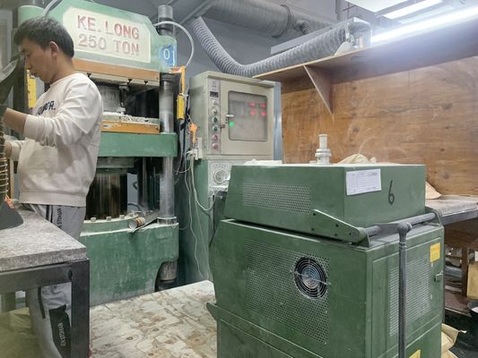 Maszyna do kompresji melaminy na wysokim ciśnieniu