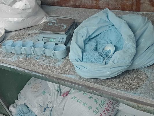 Wysokiej czystości proszek do formowania melaminy 99,8% Kolor dostosowany do produkcji zastawów stołowych