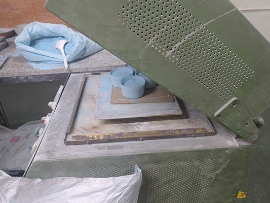 Wysokiej czystości proszek do formowania melaminy 99,8% Kolor dostosowany do produkcji zastawów stołowych