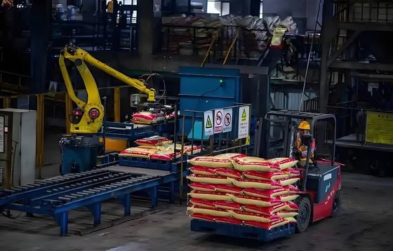 Amino termozestacyjny proszek do formowania o wysokim przepływie